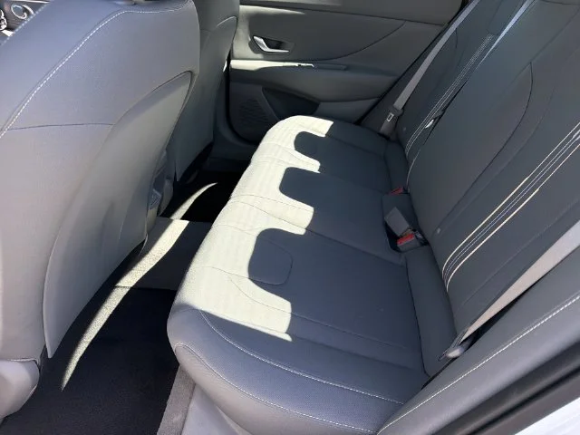 Used 2026 White Hyundai SEL Sport image 19
