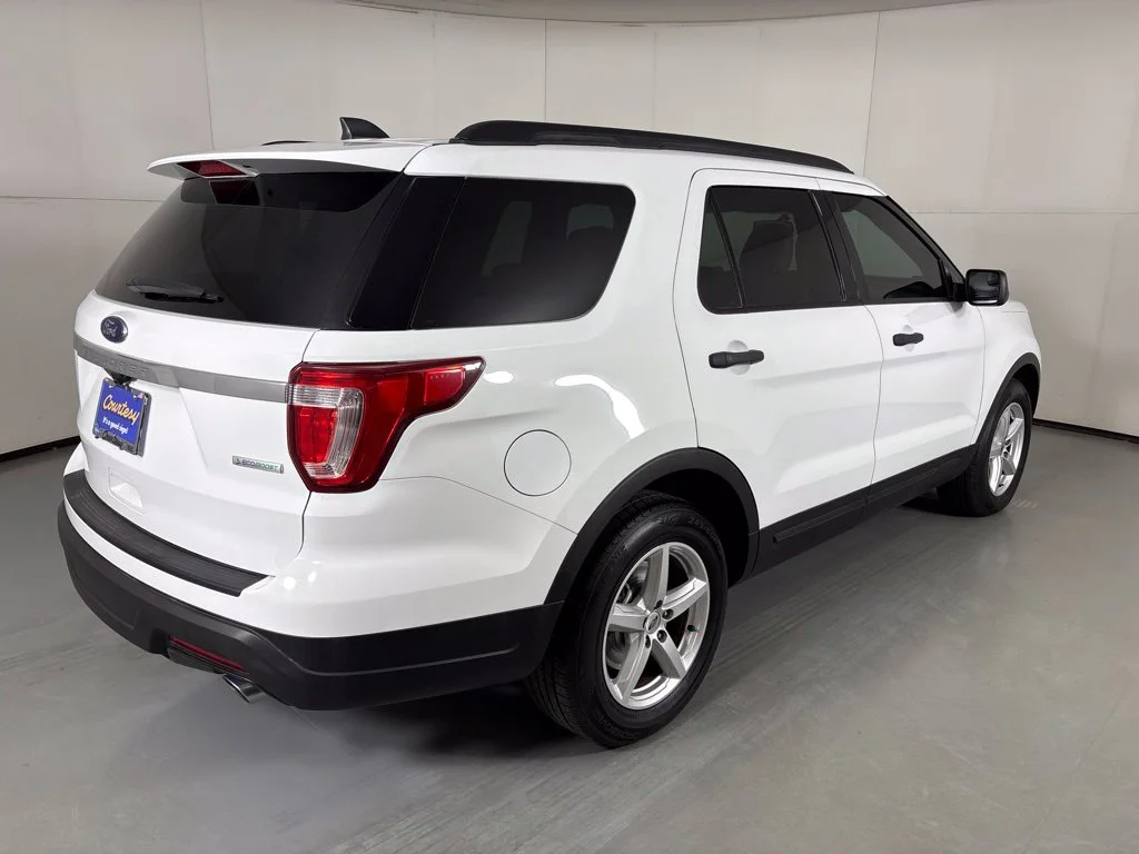 Used 2018 White Ford Base image 8