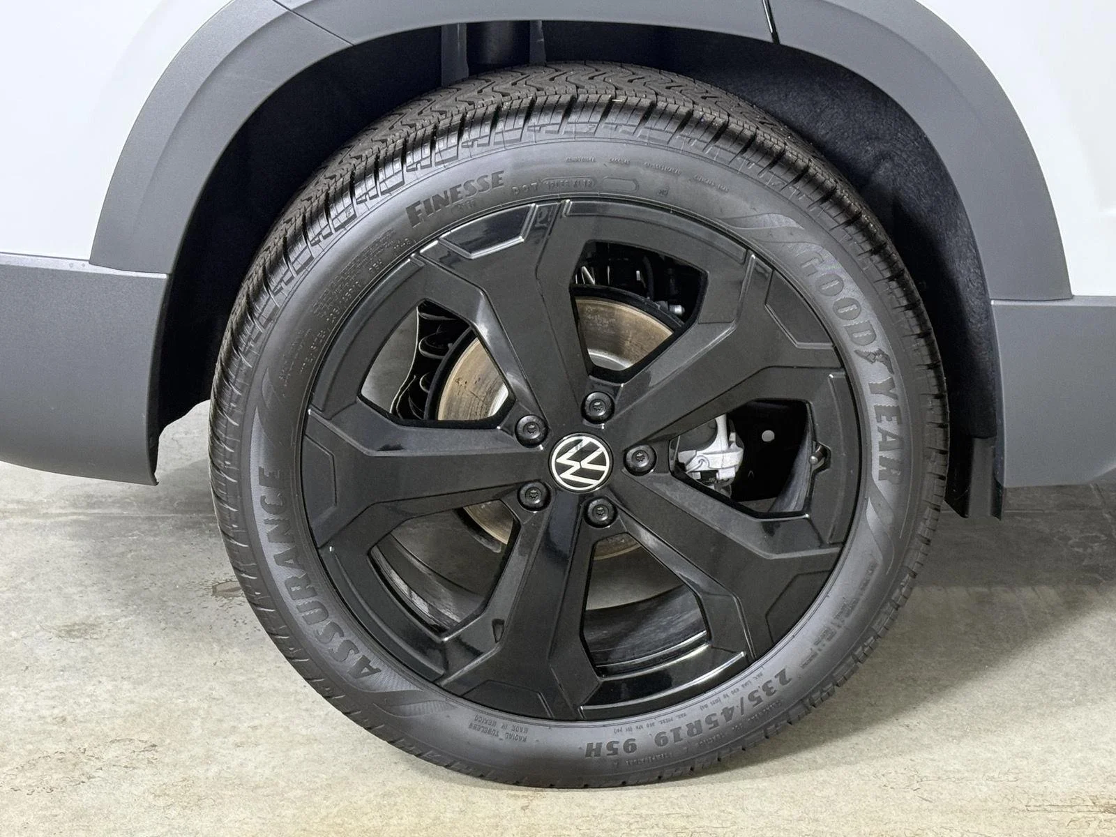 New 2027 Pure White Volkswagen SEL image 18