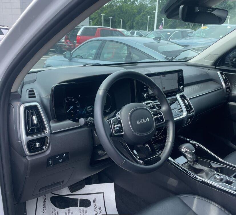 Used 2023 Glacial White Pearl Kia SX image 8