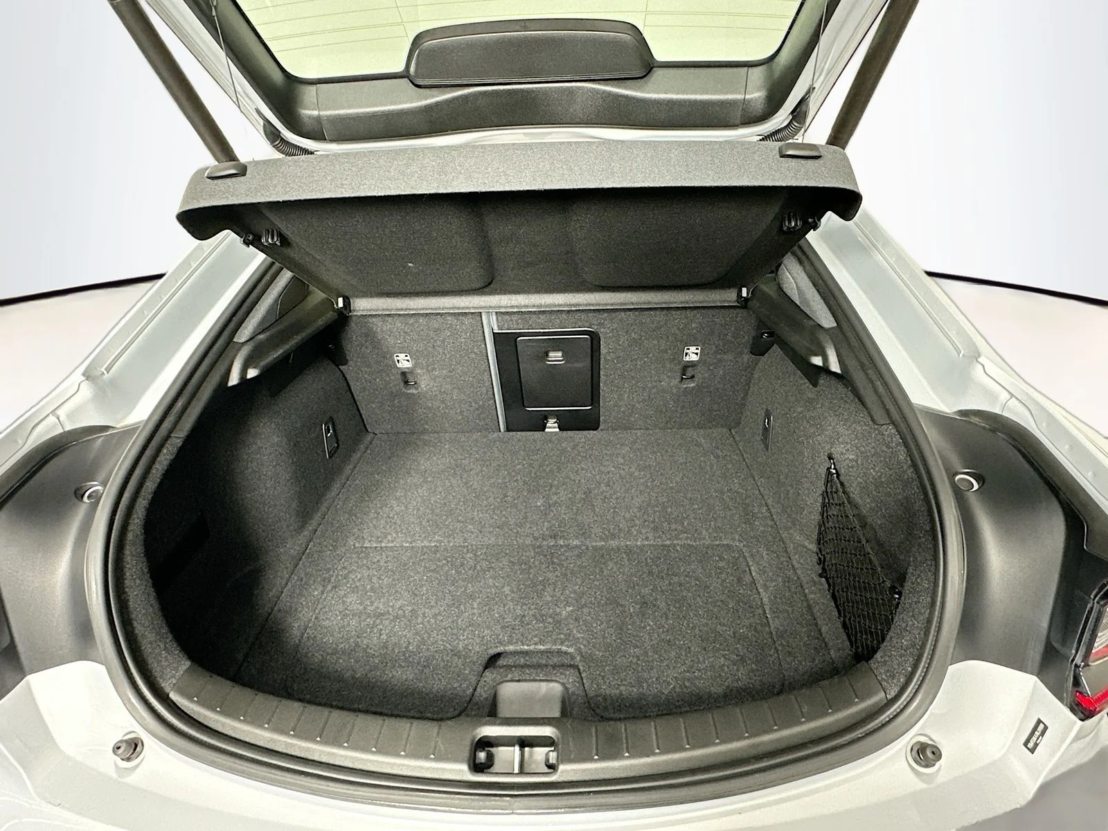 Used 2024 Magnesium Metallic Polestar Long Range Dual Motor image 27
