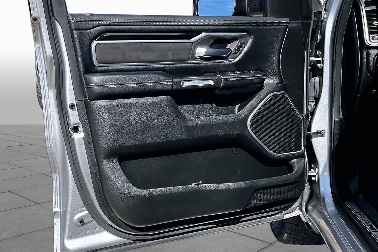 Used 2020 Billet Silver Metallic Clearcoat Ram Laramie image 22