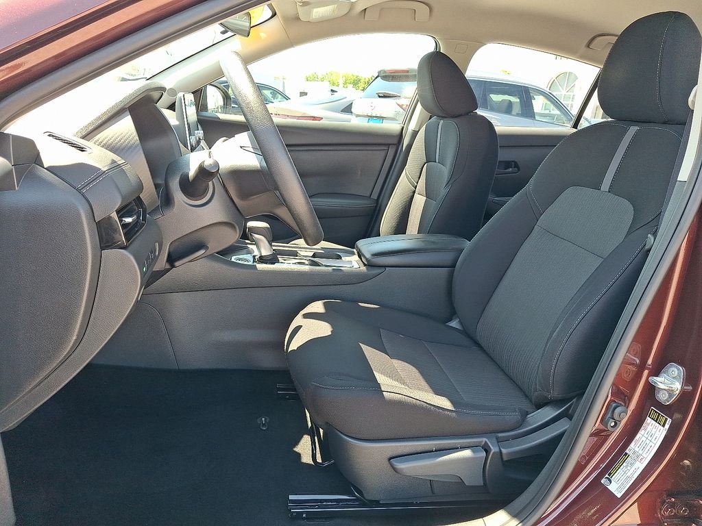 Used 2025 Rosewood Metallic Nissan SV image 15
