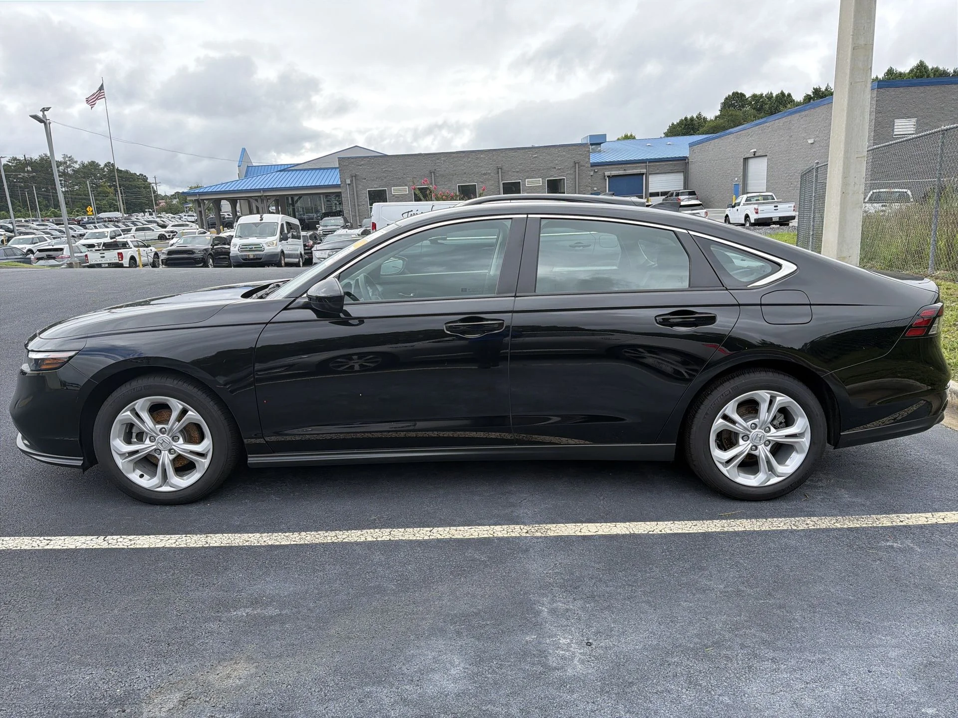 Used 2025 Crystal Black Pearl Honda LX image 8