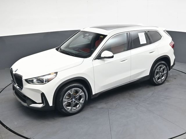 Used 2023 White BMW xDrive28i image 35