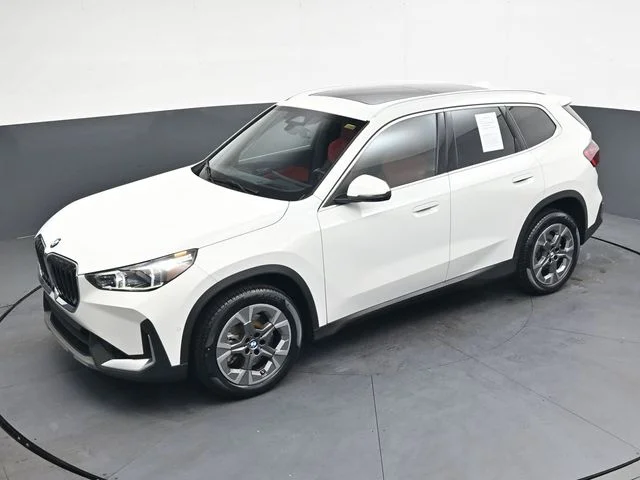Used 2023 White BMW xDrive28i image 35