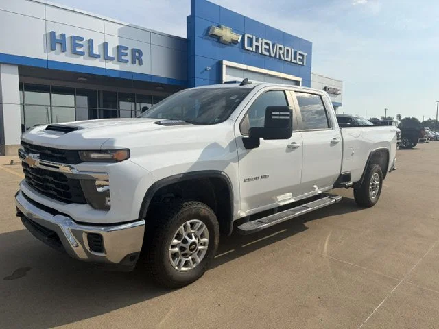 Used 2026 Summit White Chevrolet LT image 3