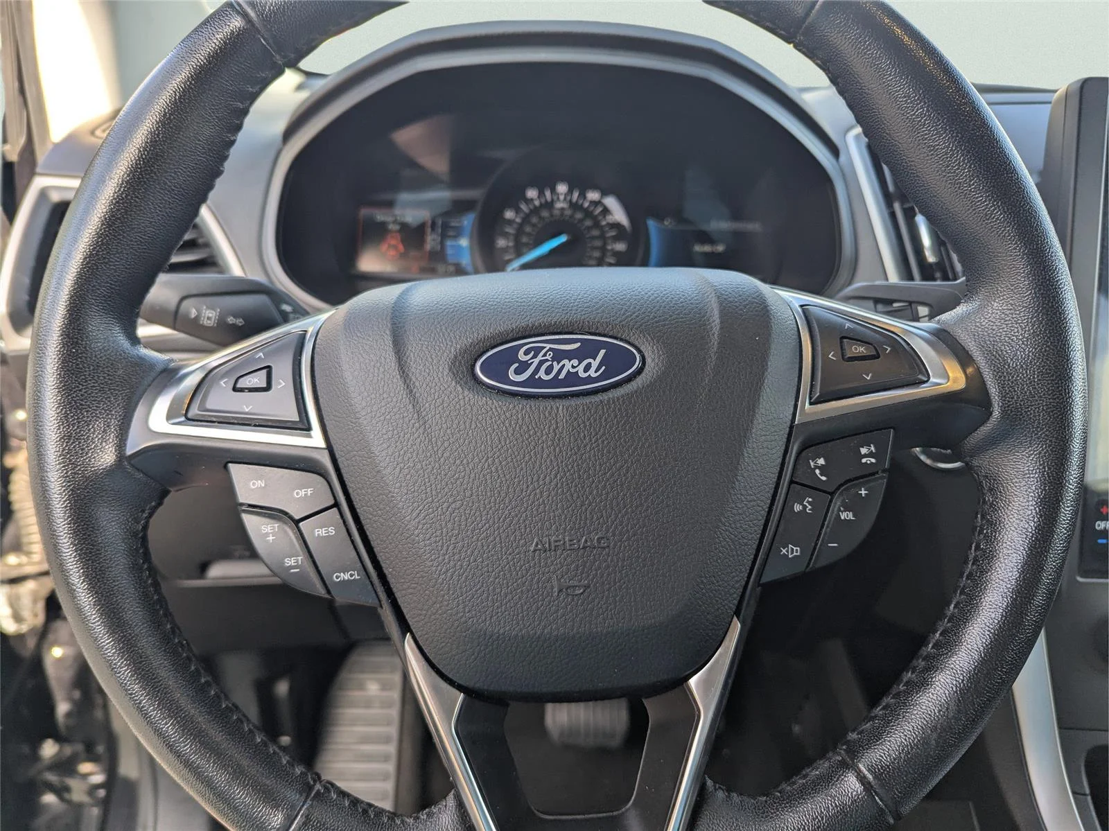 Used 2022 Agate Black Ford SEL image 23