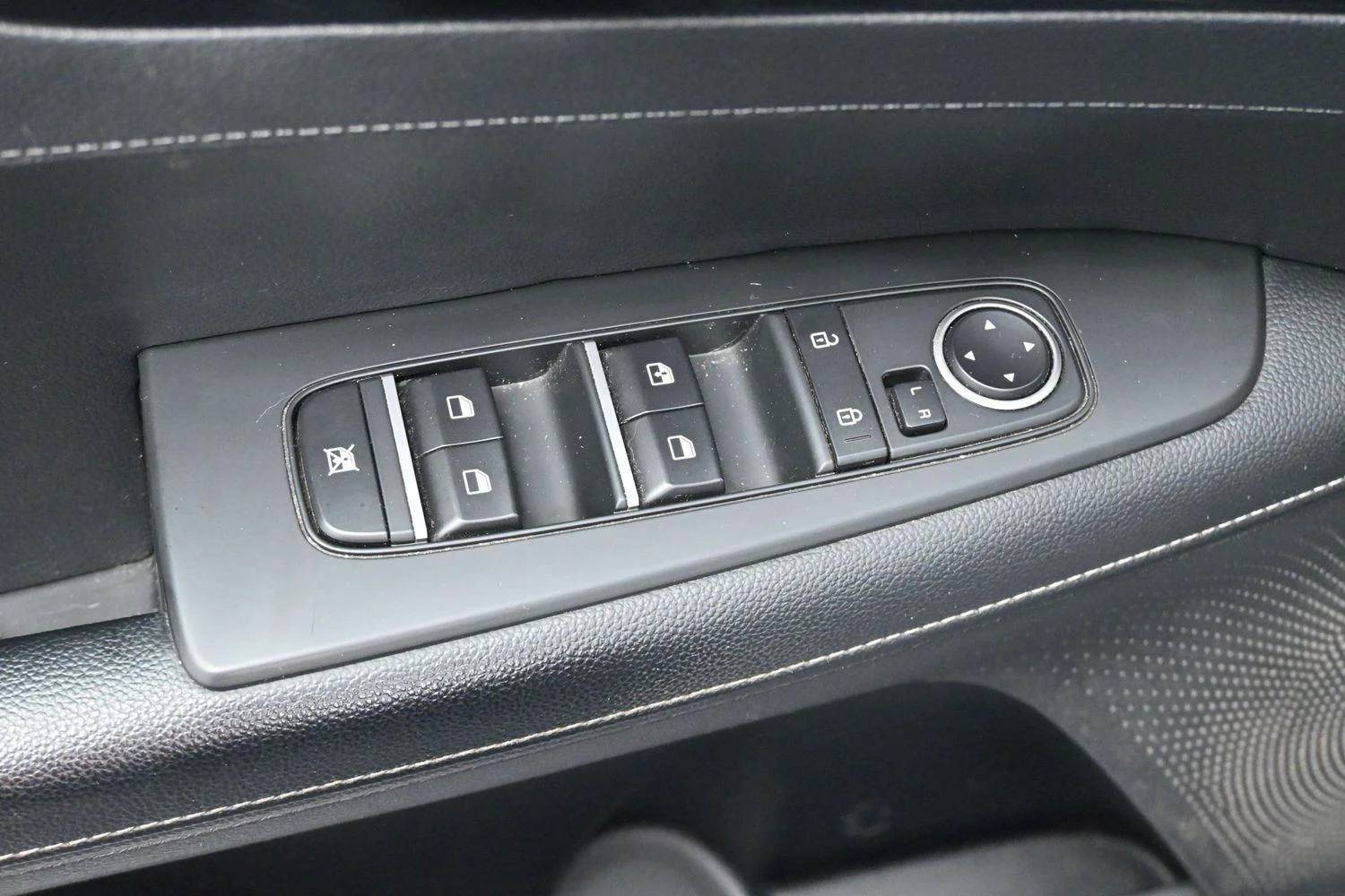 Used 2022 Gravity Gray Kia GT-Line image 11