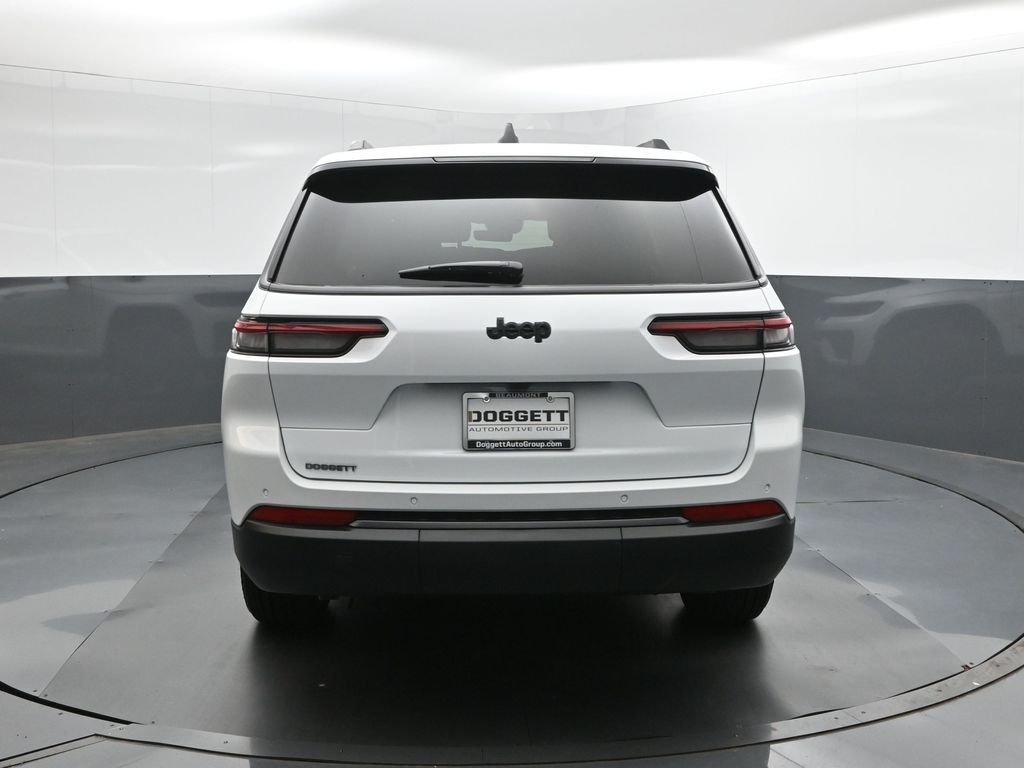 New 2026 Bright White Clear-Coat Exterior Paint Jeep Altitude image 5
