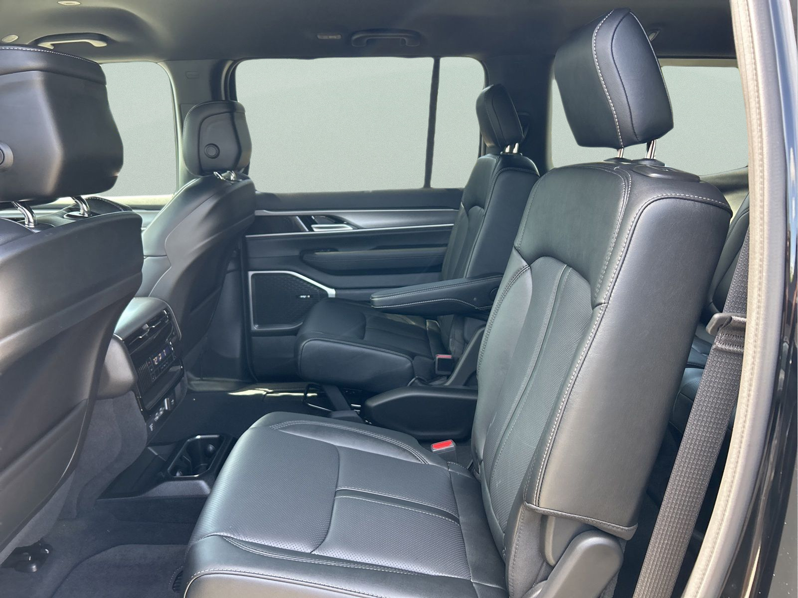 New 2026 High Gloss Black Jeep Limited Altitude image 10