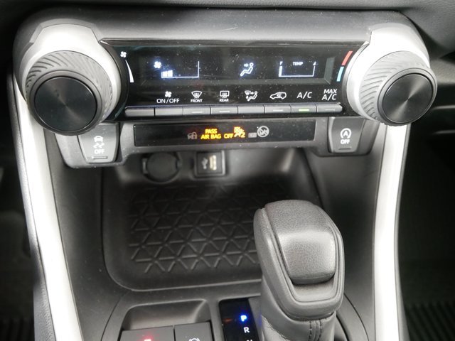 Used 2024 Ice Cap Toyota LE image 27