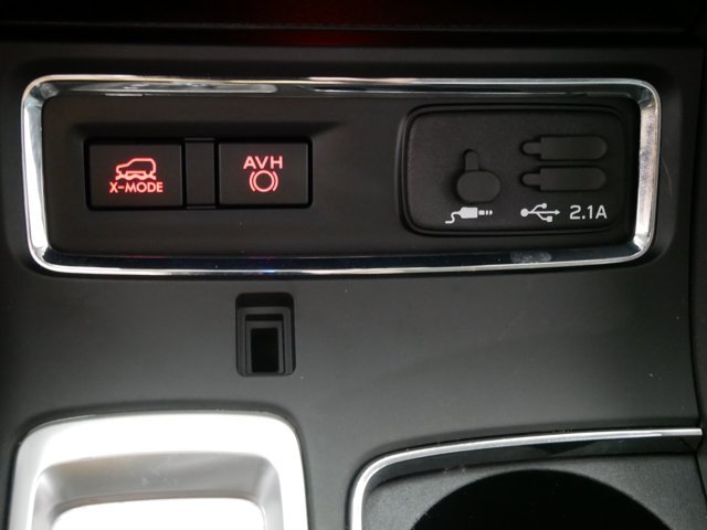 Used 2020 Magnetite Gray Metallic Subaru Premium image 29