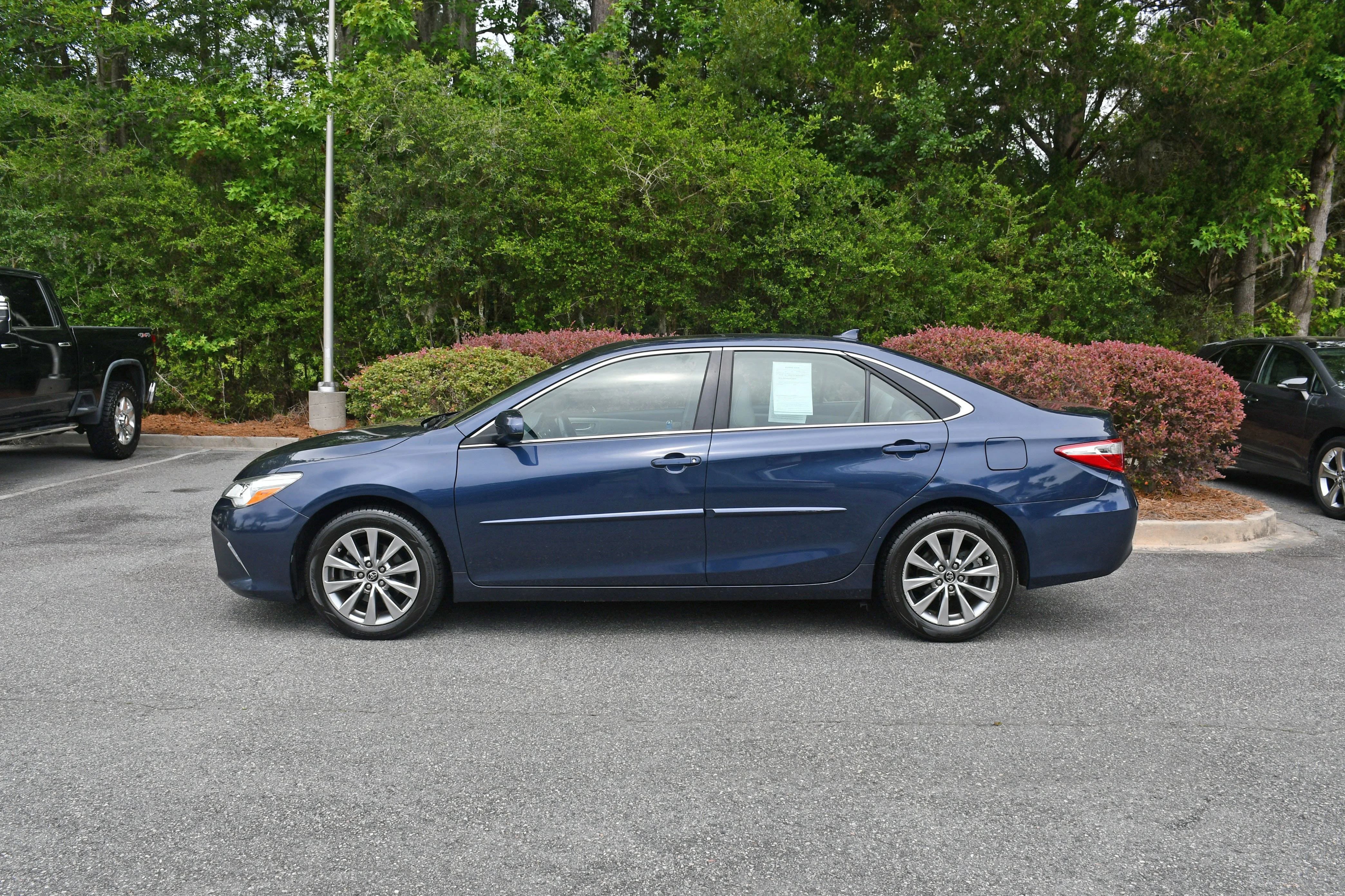 Used 2016 Toyota Camry XLE with VIN 4T1BF1FK8GU592803 for sale in Bluffton, SC