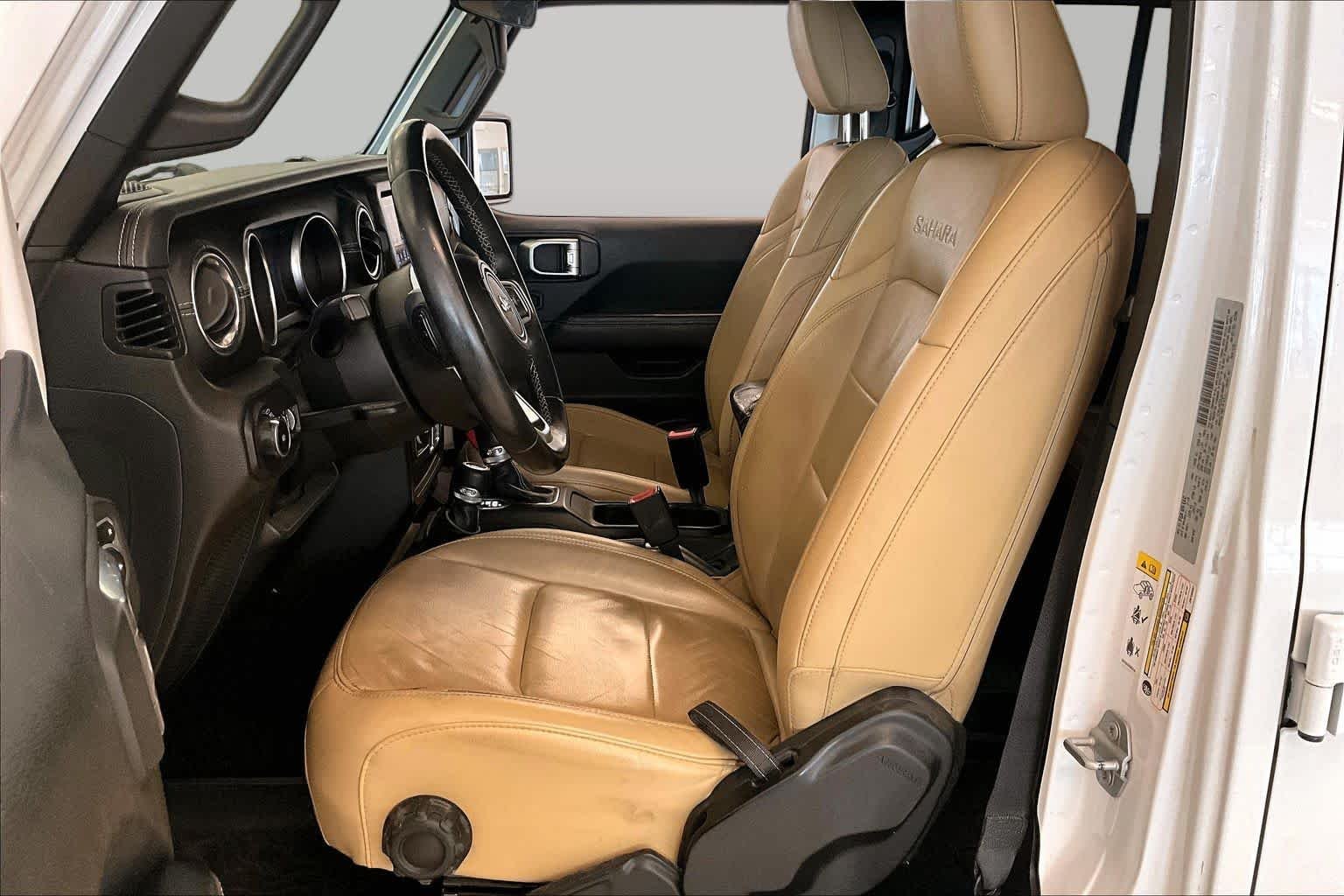 Used 2018 Bright White Clearcoat Jeep Sahara image 7