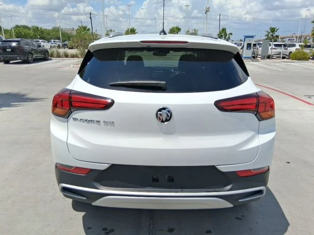 Used 2022 White Buick Select image 5