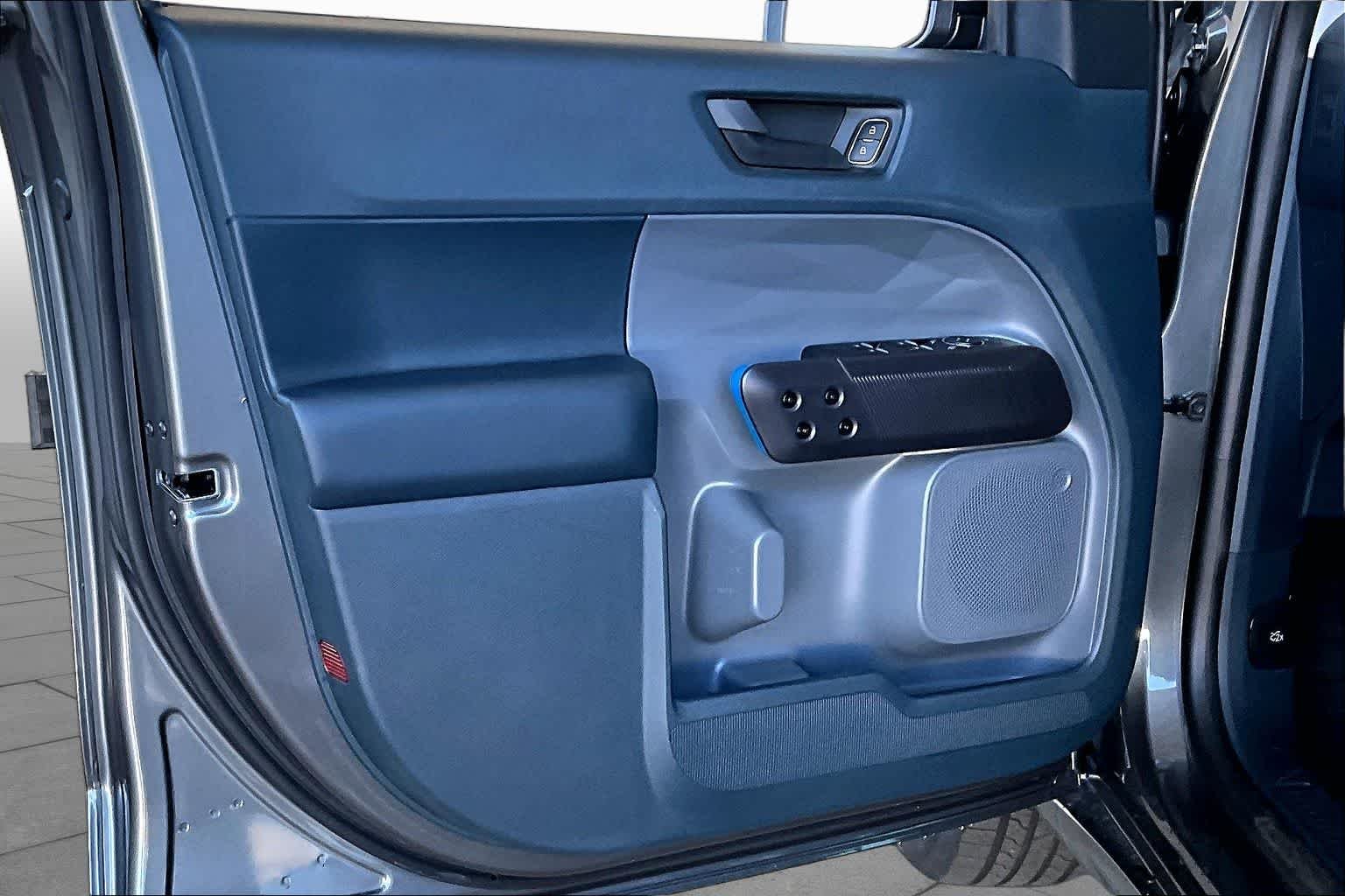 New 2026 Carbonized Gray Metallic Ford Lobo™ image 10