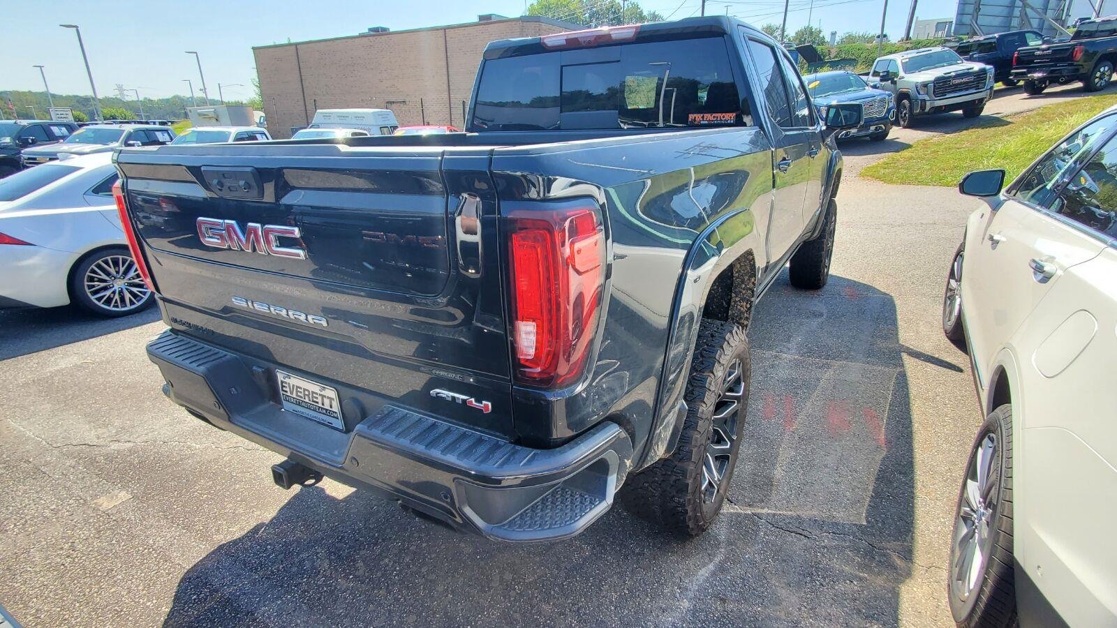 Used 2026 Onyx Black GMC AT4 image 9