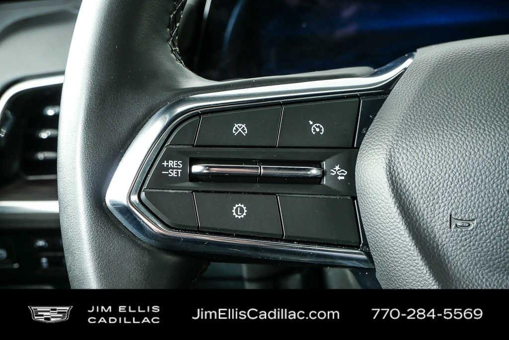 Used 2025 Summit White Chevrolet LT image 10