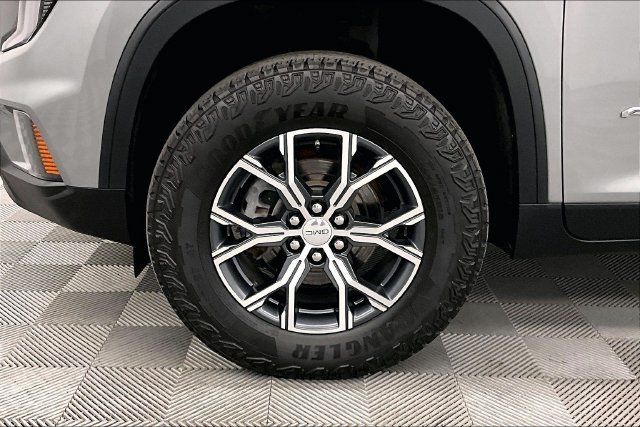 Used 2024 Sterling Metallic GMC AT4 image 10