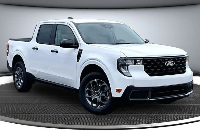 New 2026 Oxford White Ford XLT image 2