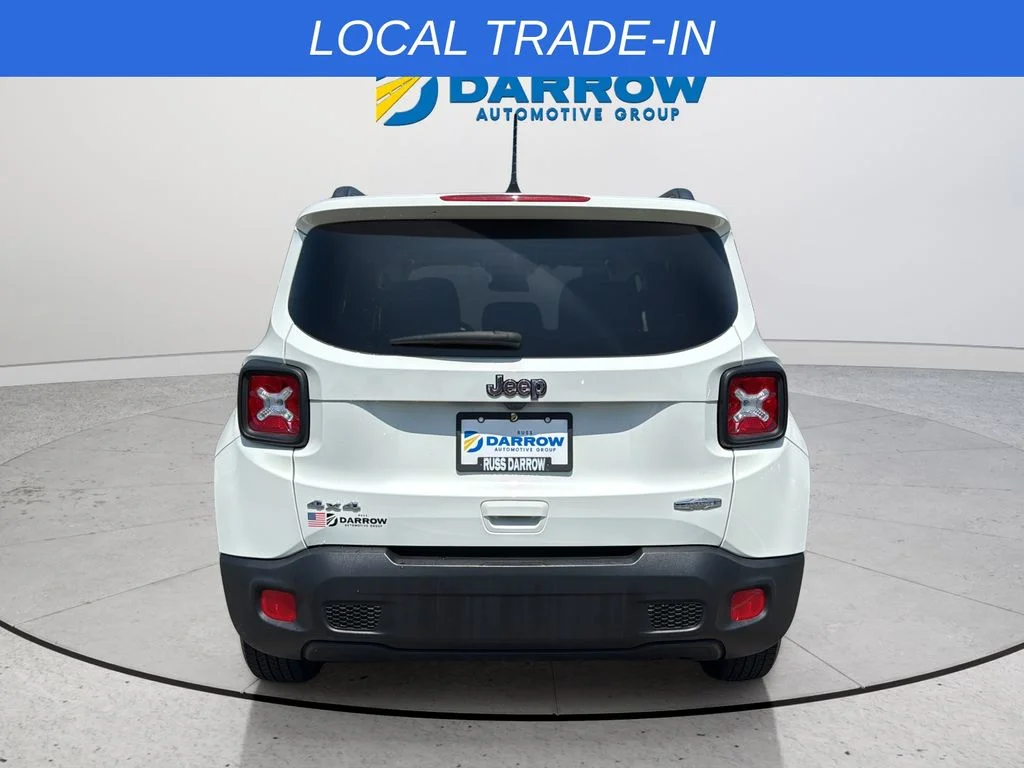 Used 2018 White Jeep Latitude image 4