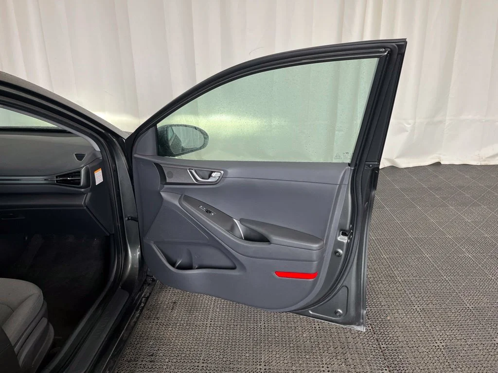 Used 2022 Gray Hyundai SEL image 19