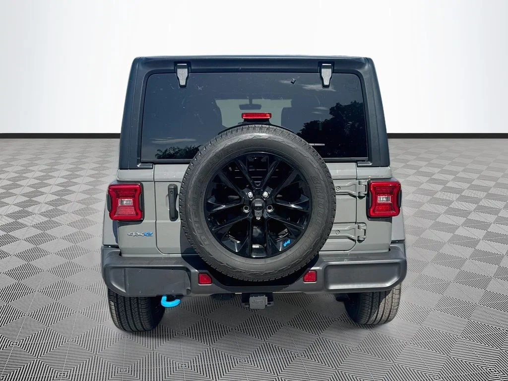 Used 2023 Gray Jeep Sahara 4xe image 7