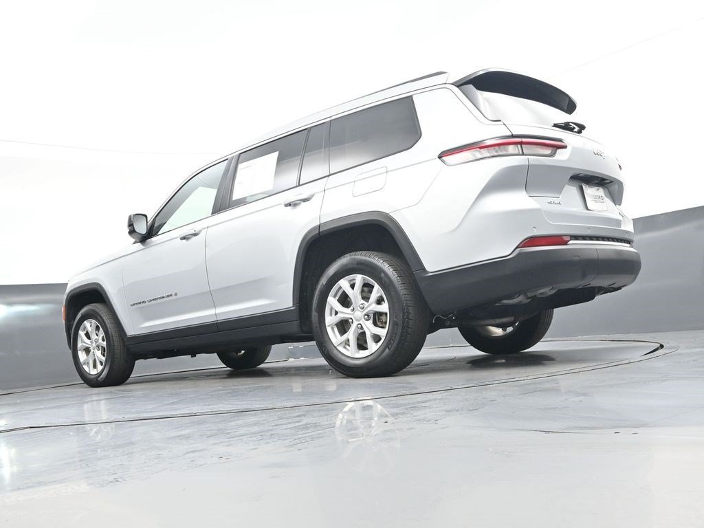 Used 2023 Silver Zynith Jeep Limited image 43