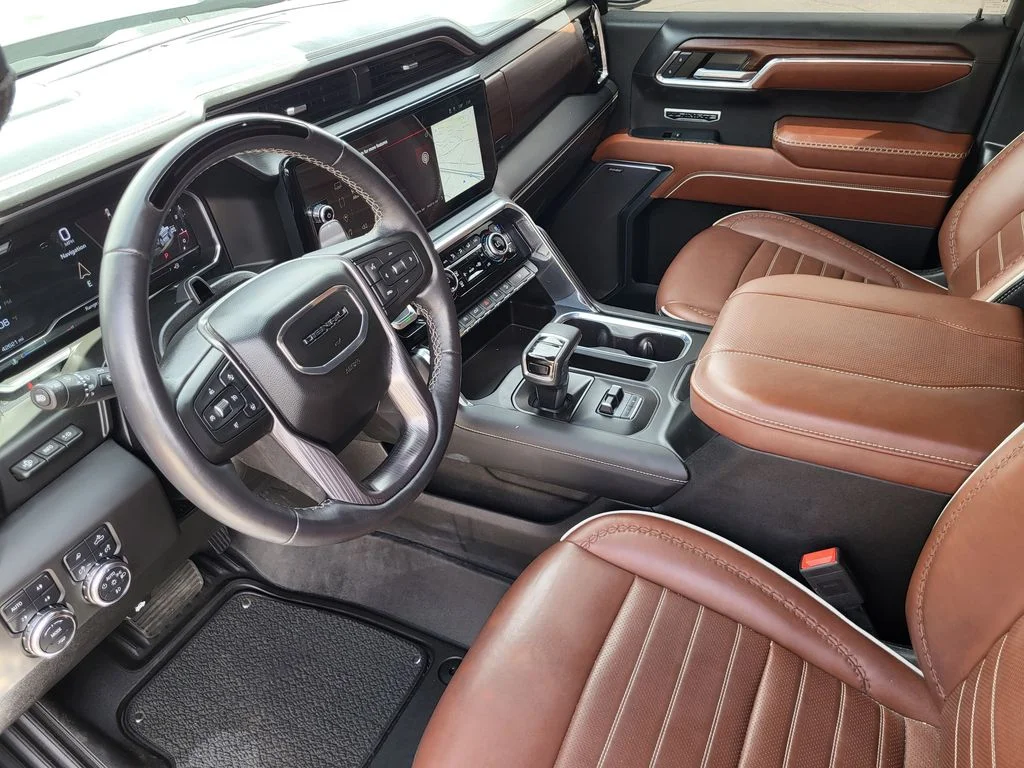 Used 2024 Onyx Black GMC Denali Ultimate image 9