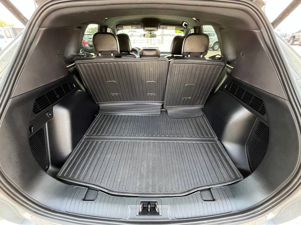 Used 2024 Silver Ford ST-Line Elite image 17