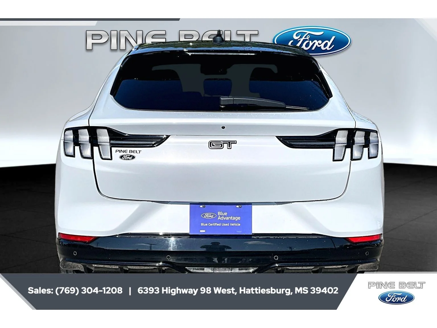Used 2023 Space White Metallic Ford GT image 4