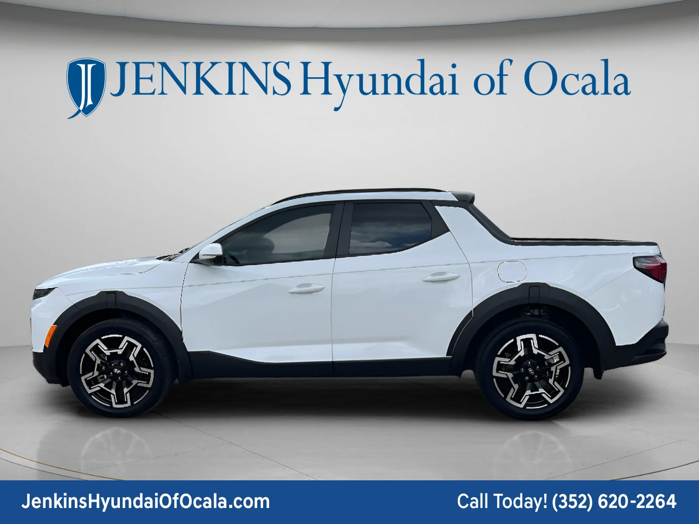 Used 2025 Atlas White Hyundai Limited image 6