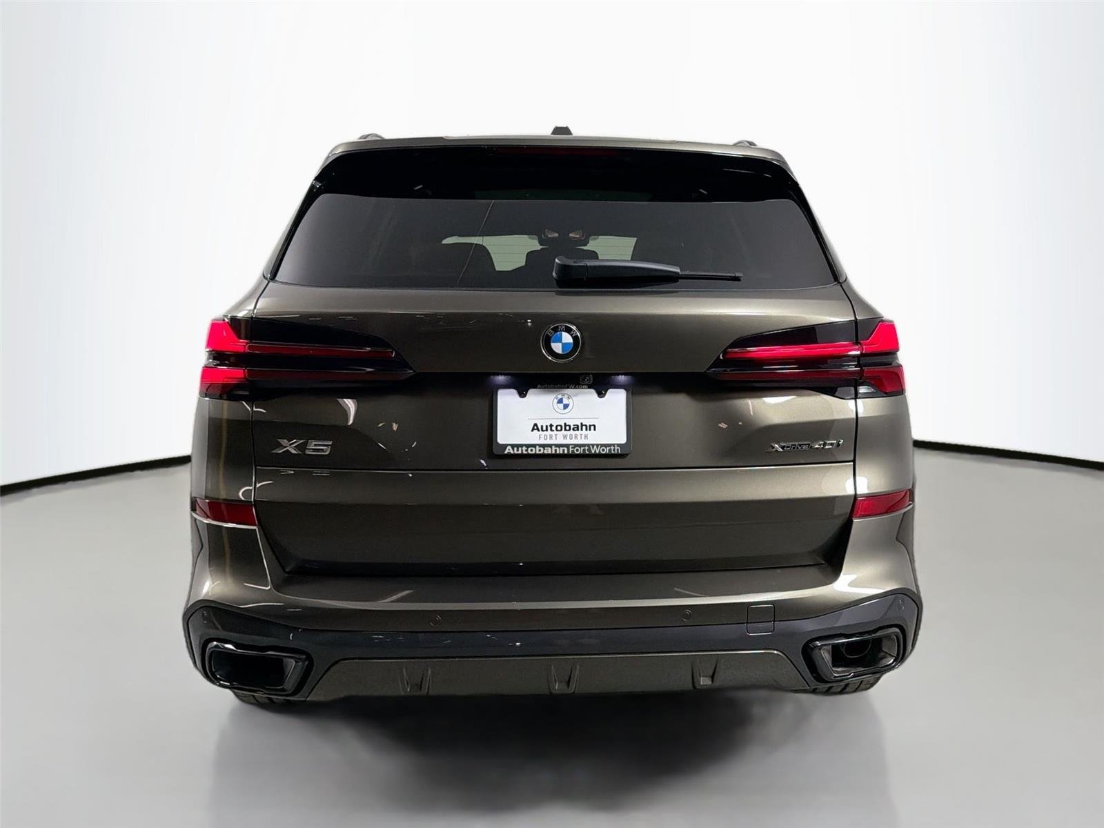 New 2026 Manhattan Green Metallic BMW xDrive40i image 6