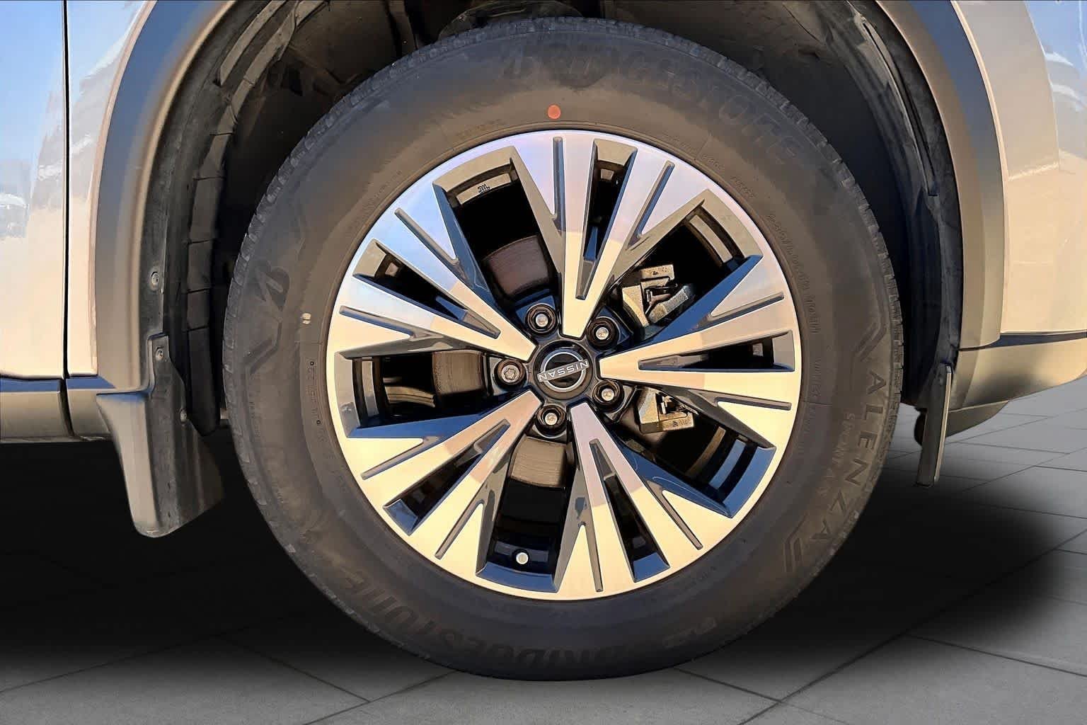 Certified Used 2023 Gun Metallic Nissan SV image 10