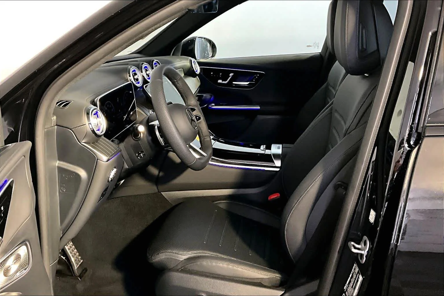 New 2026 Obsidian Black Metallic Mercedes-Benz GLC 300 image 13