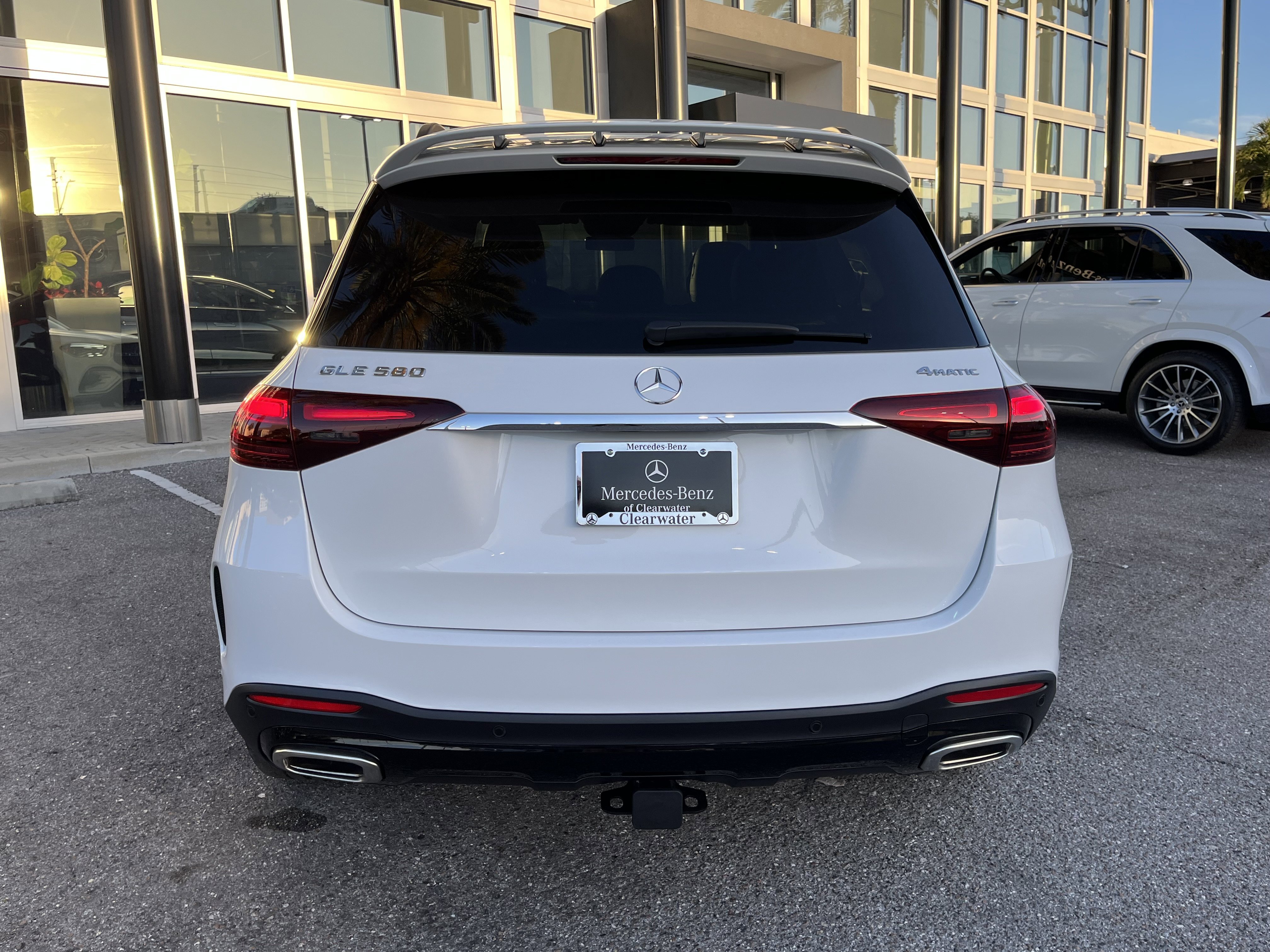 New 2026 MANUFAKTUR Moonlight White Metallic Mercedes-Benz GLE 580 image 36