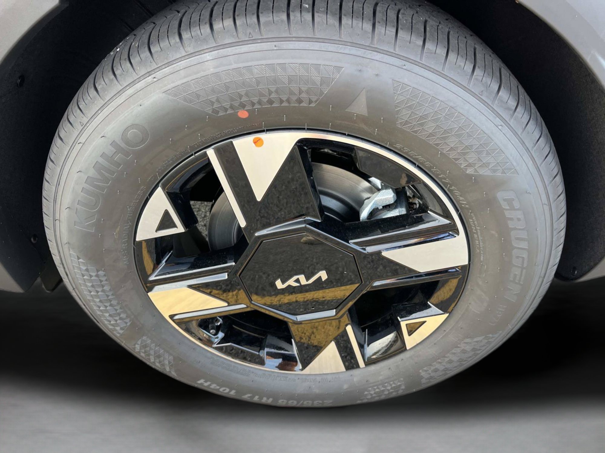 New 2027 Ebony Black Kia LX image 32