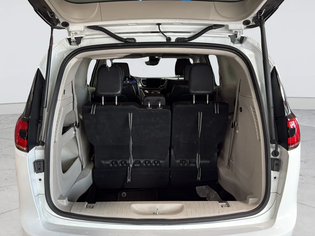 Used 2023 White Chrysler Touring L image 23