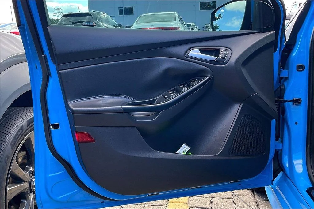 Used 2016 Blue Ford RS image 22