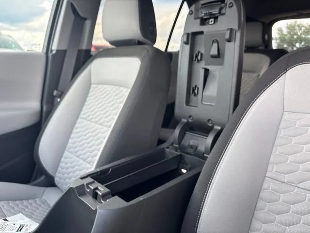 2020 Chevrolet Equinox LS - Photo 25