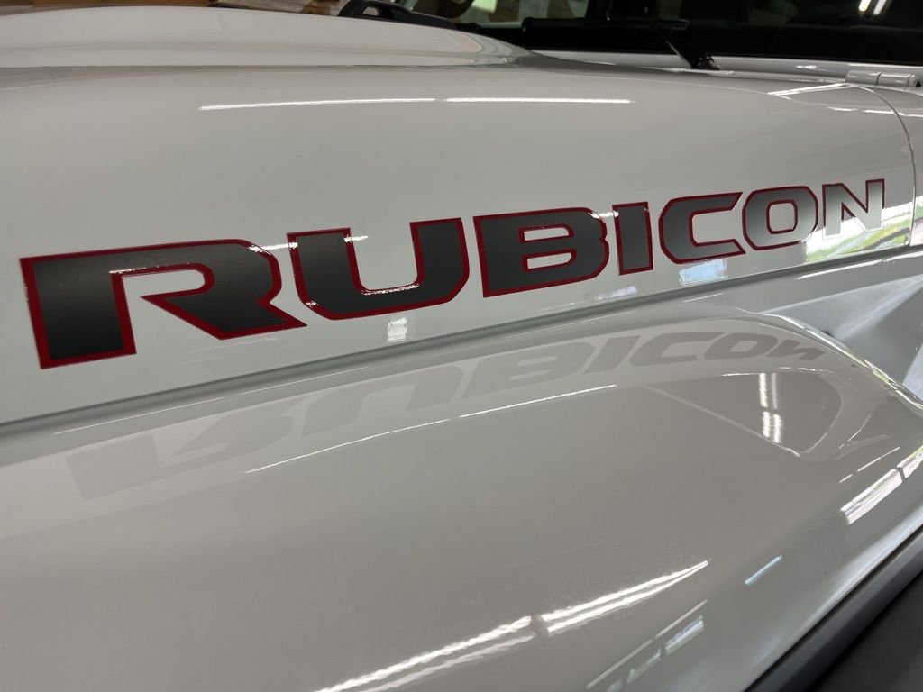 New 2026 Bright White Clear-Coat Exterior Paint Jeep Rubicon X image 12