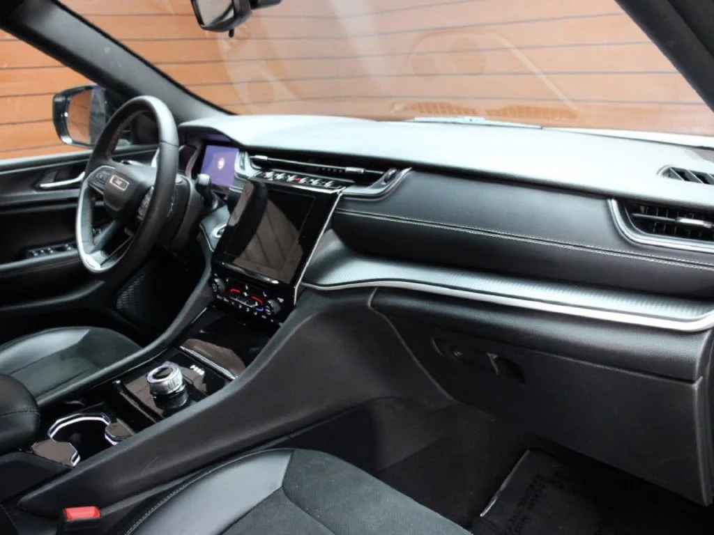 Used 2023 Bright White Clearcoat Jeep Altitude image 5