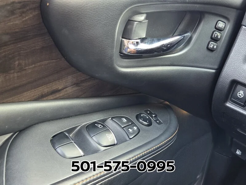 Used 2021 Scarlet NISSAN FWD PLATINUM image 32