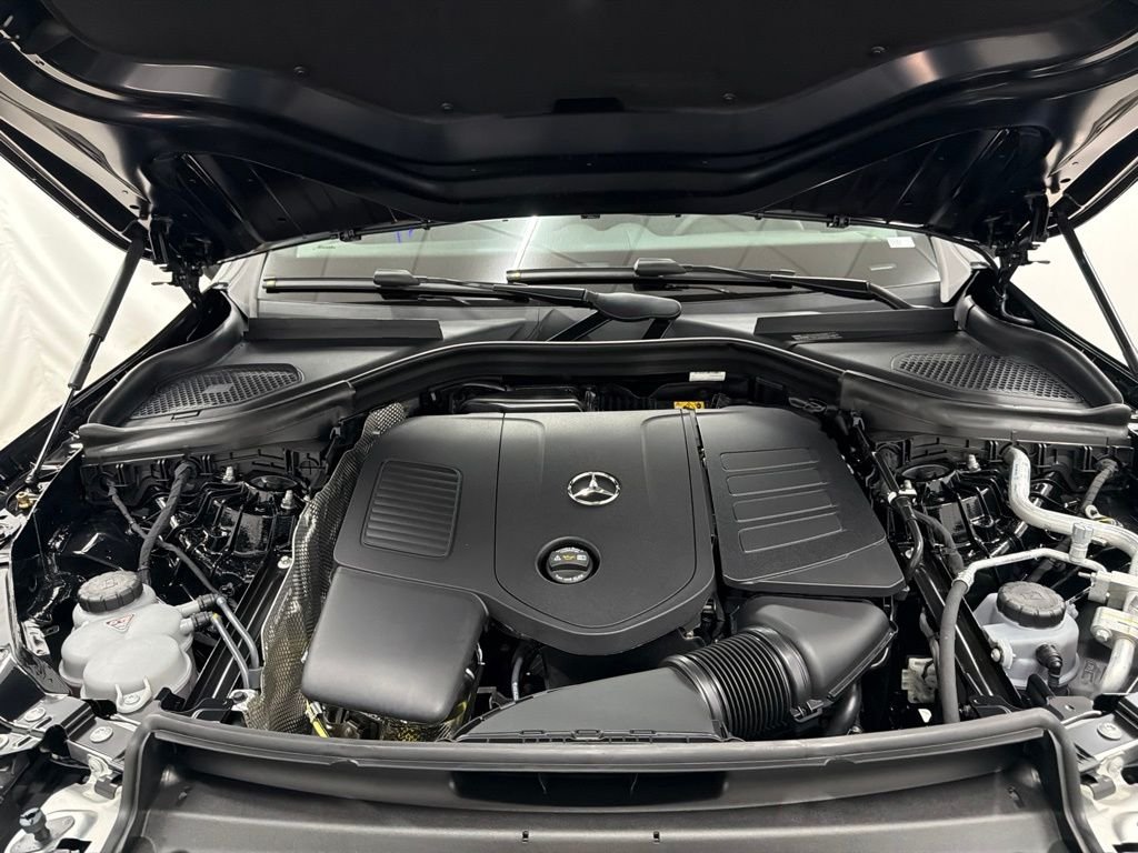 New 2026 Black Mercedes-Benz GLC 300 image 31