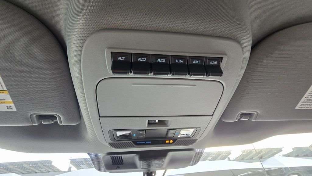 New 2026 Avalanche Ford F-350® XLT image 26