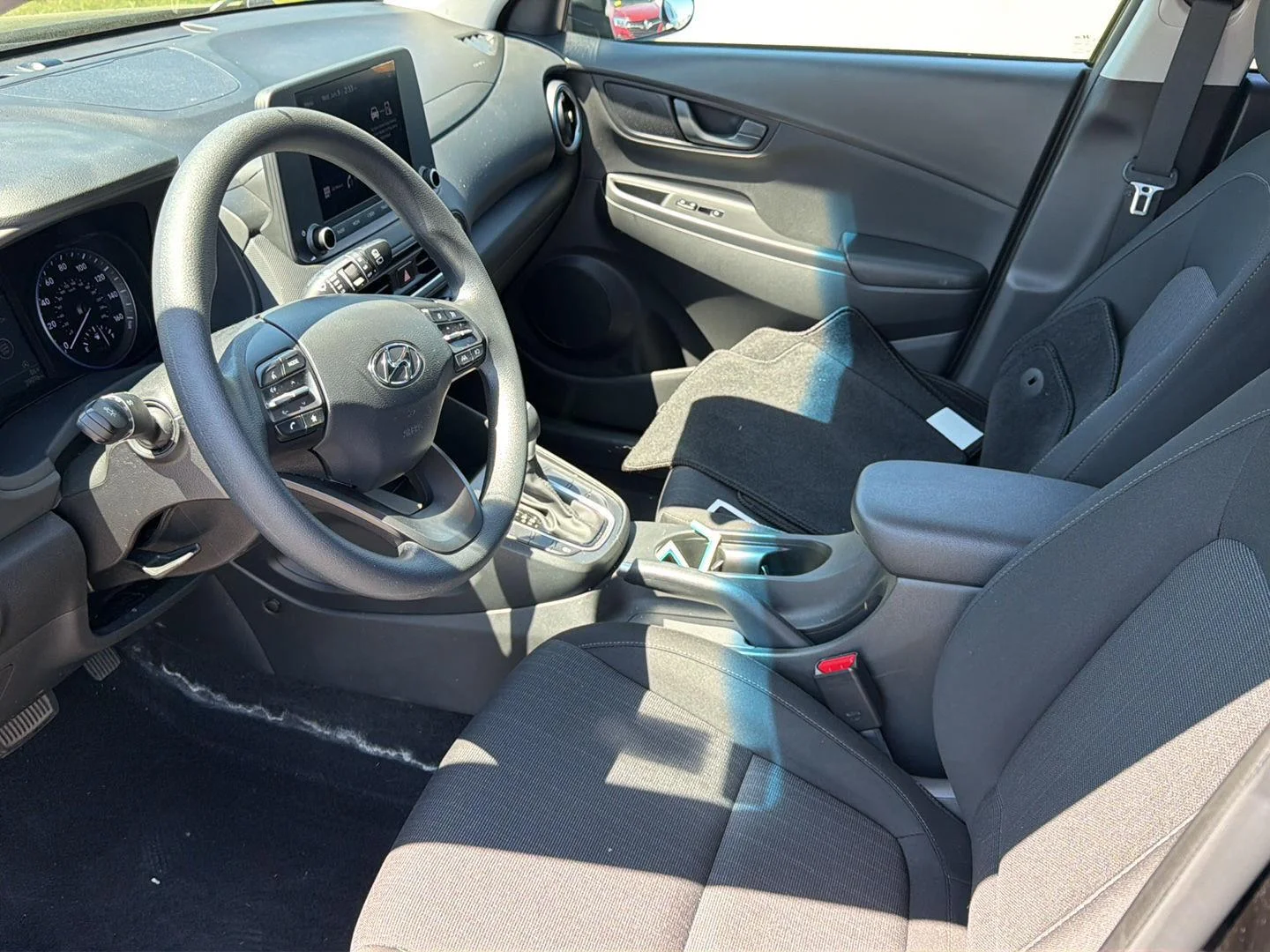 Used 2022 Ultra Black Hyundai SEL image 9