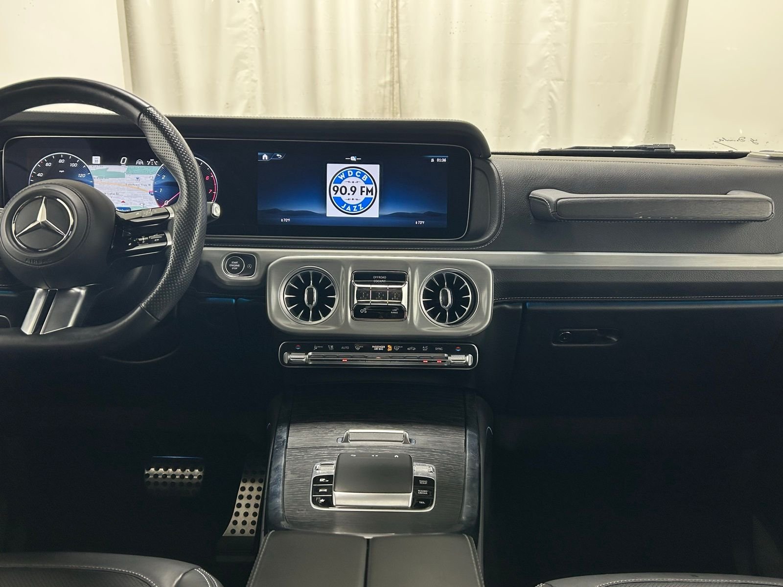 Used 2025 Obsidian Black Metallic Mercedes-Benz G 550 image 9