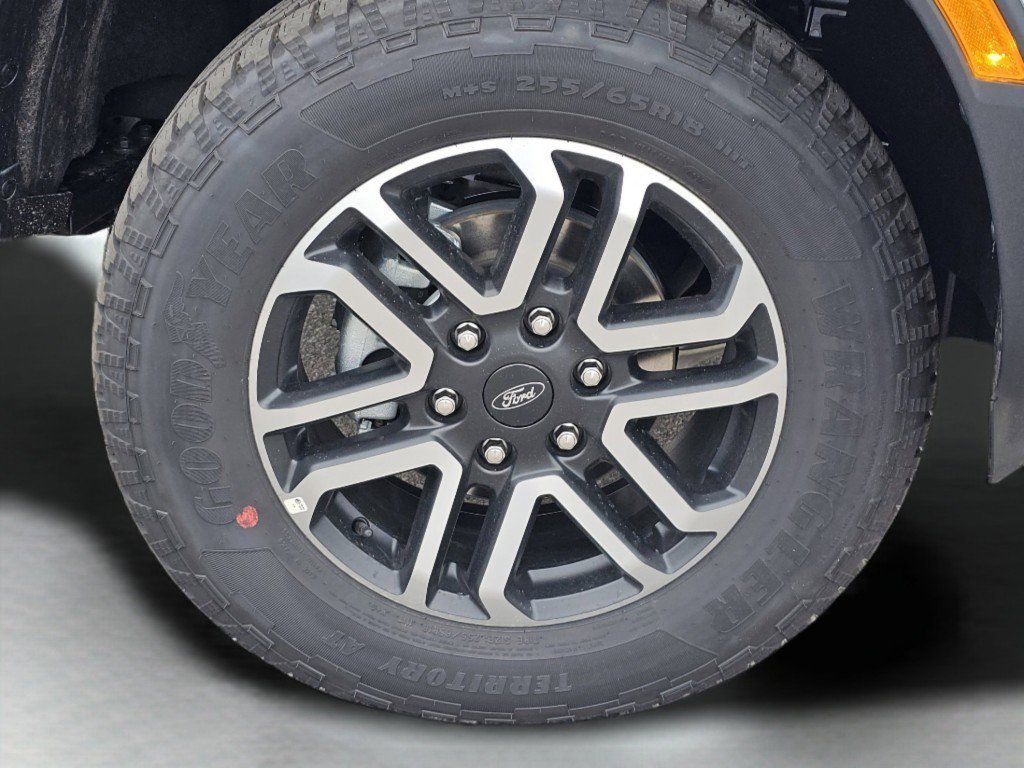 New 2026 Oxford White Ford LARIAT image 20