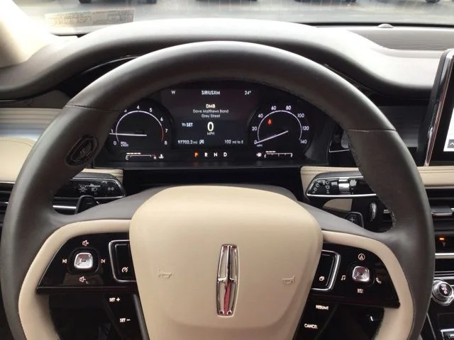 Used 2022 Ceramic Pearl Metallic Lincoln Standard image 12